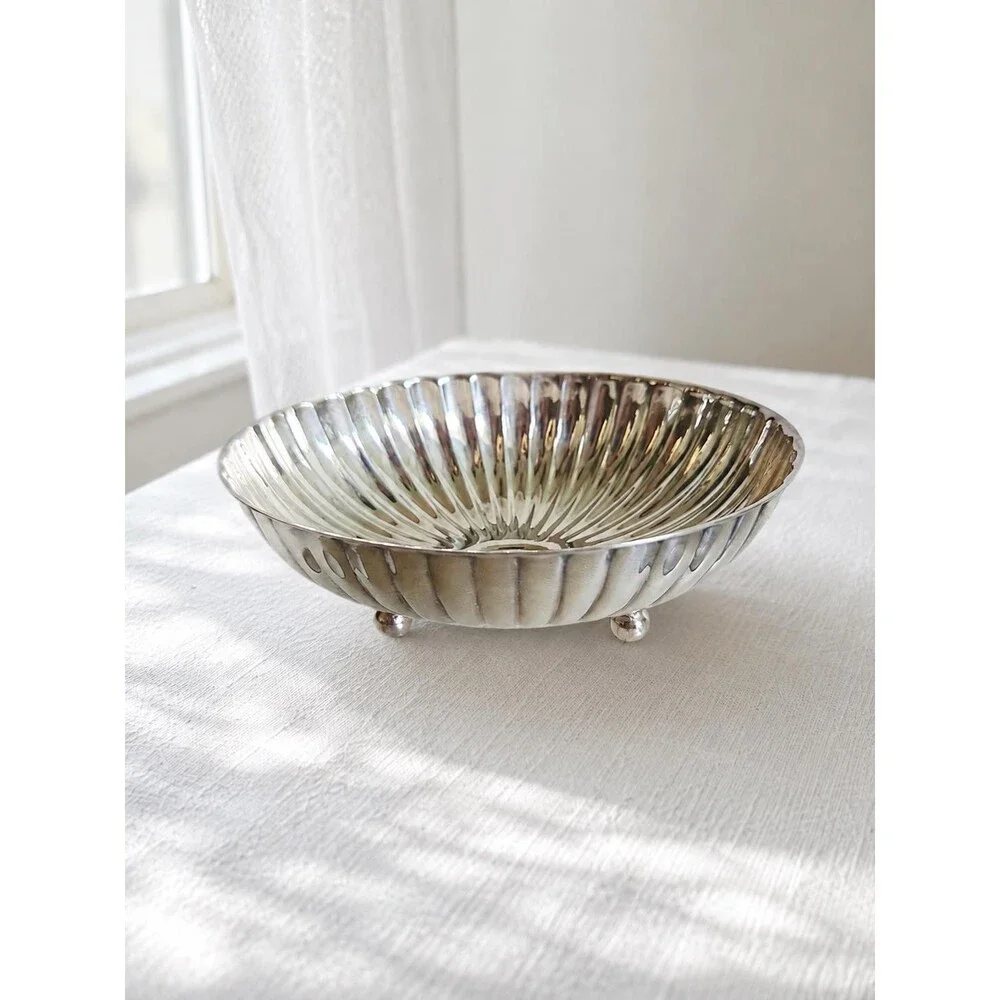 Unbranded beautiful vintage